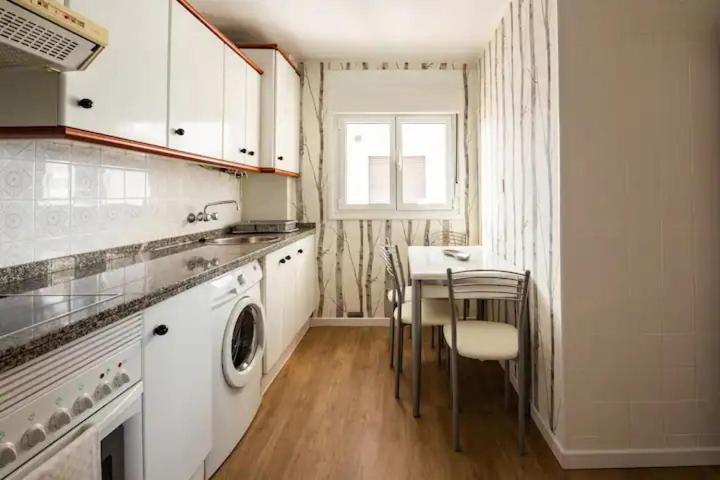 Apartamento Ezcurdia 22 Playa De San Lorenzo Primera Linea Gijón Eksteriør bilde