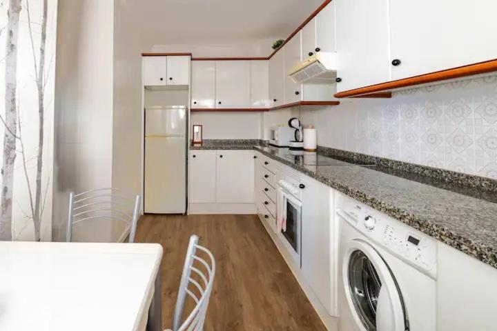 Apartamento Ezcurdia 22 Playa De San Lorenzo Primera Linea Gijón Eksteriør bilde